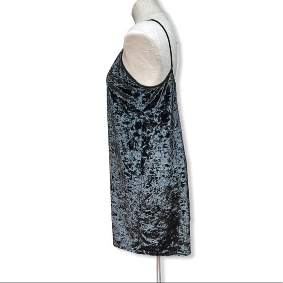 NEW! Victoria’s Secret Crushed Velvet Slip Dress M - Picture 3 of 6